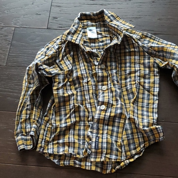 2 boy button up dress shirts - Picture 2 of 3